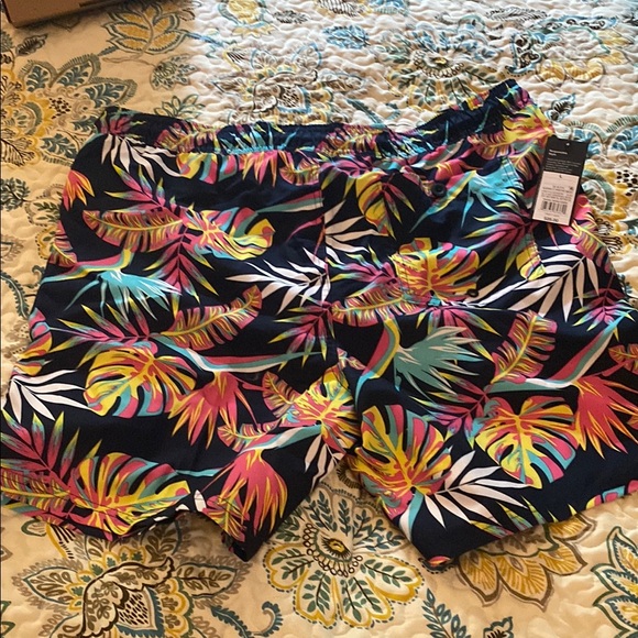 Original Use Colorful Patterned Garment - Picture 5 of 8